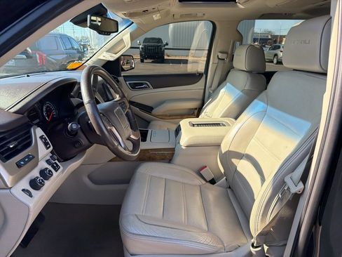 Used 2017 GMC Yukon Denali w/ Open Road Package image 11
