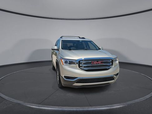 Used 2017 GMC Acadia SLT FWD image 3