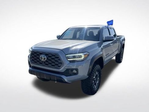 Used 2020 Toyota Tacoma TRD Off-Road w/ TRD Premium Off Road Package AWD/4WD image 3