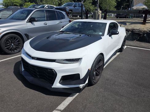 Used 2018 Chevrolet Camaro ZL1 RWD image 2