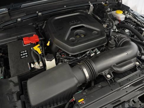 Used 2025 Jeep Wrangler Willys image 50