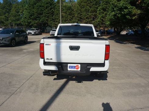Used 2025 Toyota Tacoma TRD Sport AWD/4WD image 20