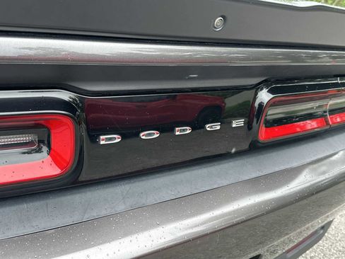 Used 2023 Dodge Challenger SXT RWD image 10