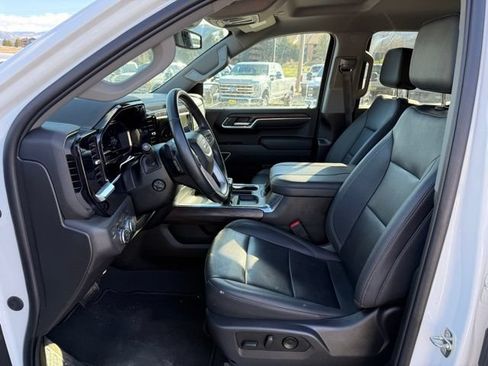 Used 2023 GMC Sierra 1500 SLT w/ SLT Convenience Package AWD/4WD image 15