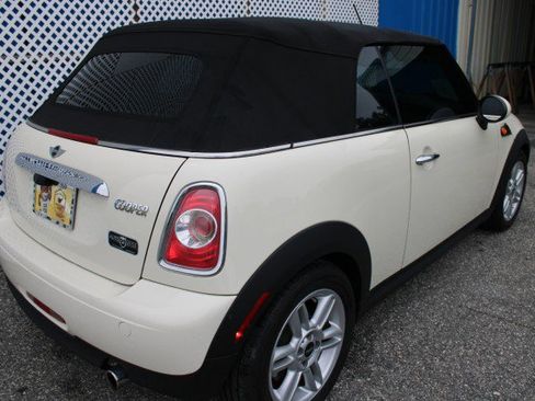 Used 2015 MINI Cooper Convertible image 18