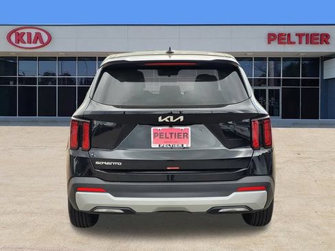 New 2026 Kia Sorento LX FWD image 4