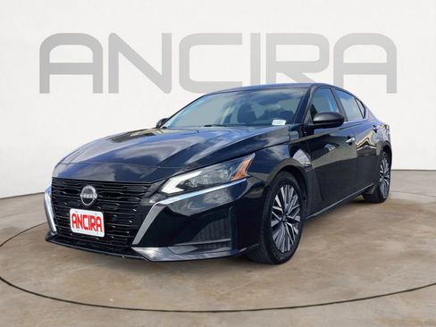 Used 2024 Nissan Altima 2.5 SV FWD image 9
