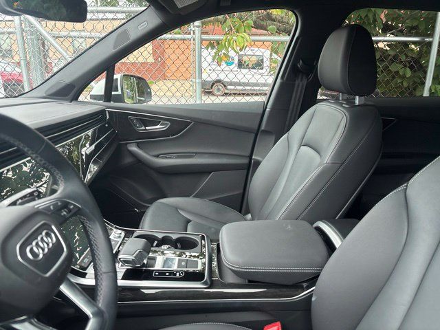 Used 2026 Audi Q7 3.0T Premium w/ Convenience Plus Package AWD/4WD image 4