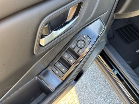 New 2026 Nissan Rogue SV w/ Cold Weather Package AWD/4WD image 12