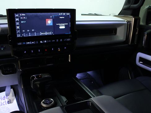 Used 2025 GMC Hummer EV 3X w/ Extreme Off-Road Package AWD/4WD image 18