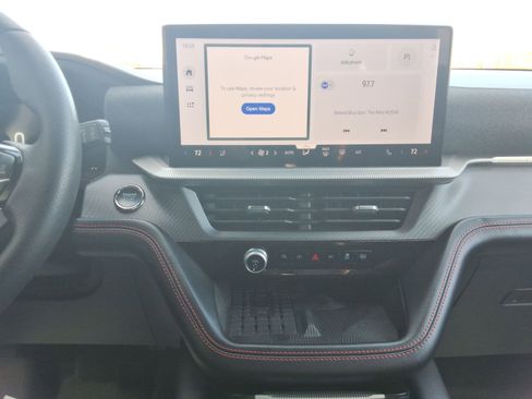 Used 2025 Ford Explorer ST image 16