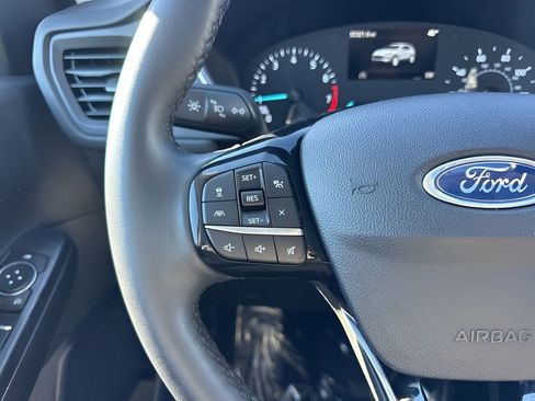 Used 2022 Ford Escape SE w/ SE Sport Appearance Package image 15