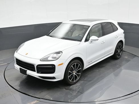 Certified 2023 Porsche Cayenne AWD/4WD image 26
