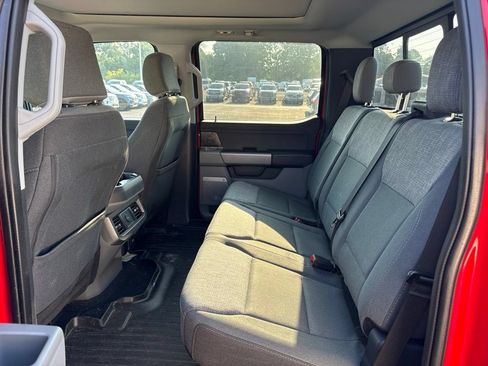 Used 2024 Ford F250 XLT w/ Black Appearance Package AWD/4WD image 8