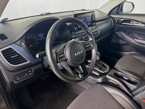 Used 2023 Kia Seltos S image 9