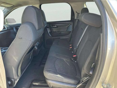 Used 2013 GMC Acadia SLE image 16