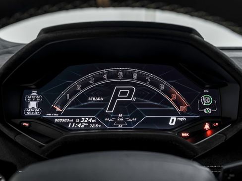 Used 2024 Lamborghini Huracan Tecnica RWD image 15