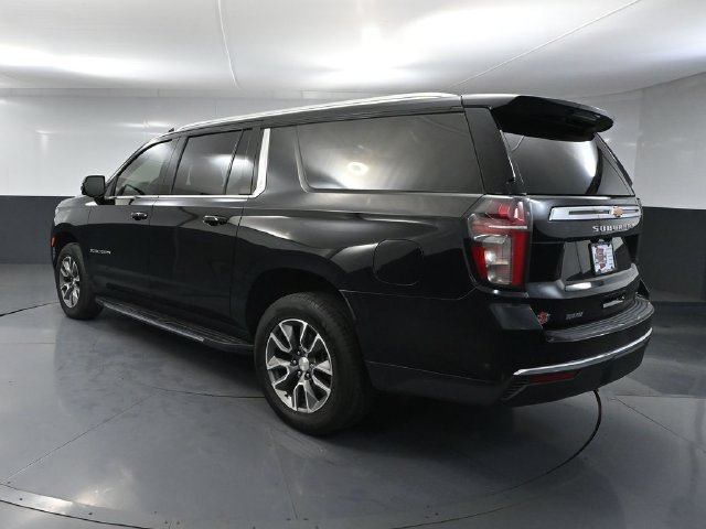 Used 2022 Chevrolet Suburban LT w/ Luxury Package AWD/4WD image 6