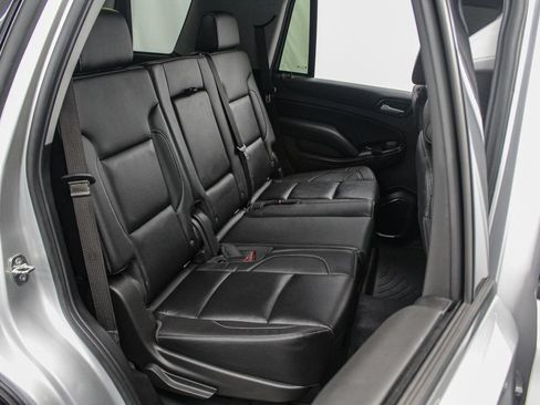 Used 2020 Chevrolet Tahoe LT w/ RST Edition AWD/4WD image 27
