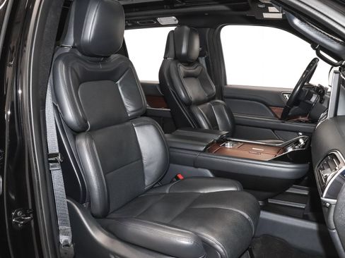 Used 2023 Lincoln Navigator L Reserve image 25