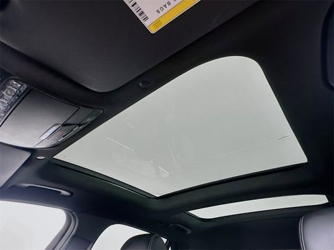 Used 2021 Mercedes-Benz GLC 300 GLC 300 w/ Premium Package image 21