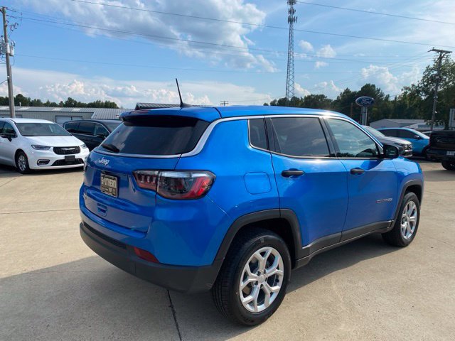 Used 2024 Jeep Compass Sport AWD/4WD image 7