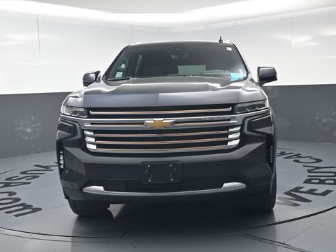 Used 2023 Chevrolet Suburban High Country w/ Premium Package 2 AWD/4WD image 5
