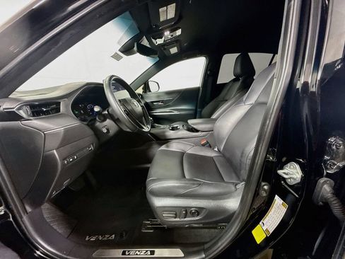 Certified 2024 Toyota Venza XLE AWD/4WD image 22