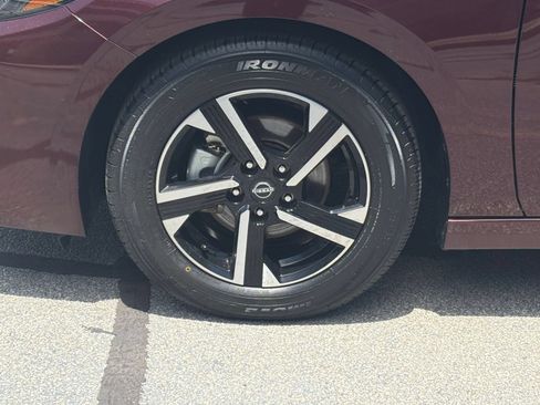 Used 2025 Nissan Sentra SV FWD image 28