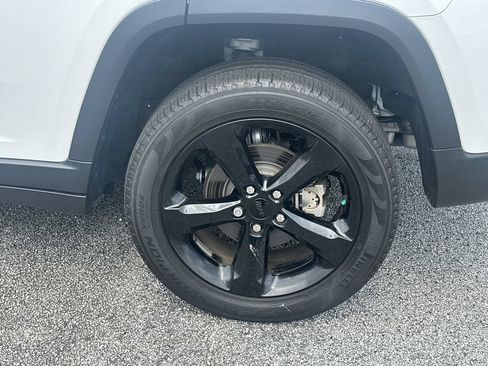 Used 2023 Jeep Grand Cherokee Limited w/ Black Appearance Package RWD image 20