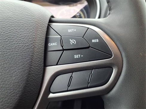 Certified 2022 Jeep Cherokee Latitude Lux image 22