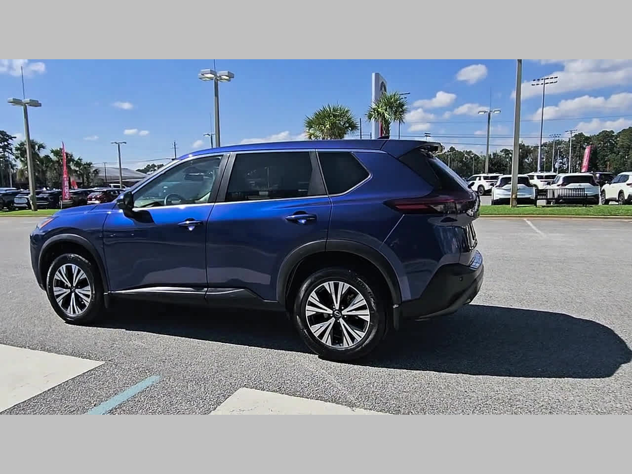 Used 2022 Nissan Rogue SV FWD image 28