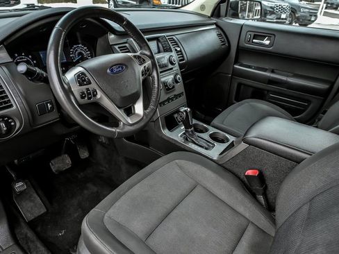Used 2018 Ford Flex SE image 13