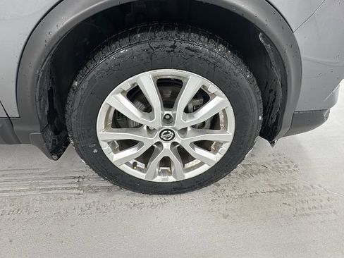 Used 2021 Nissan Rogue Sport SV w/ Technology Package image 9