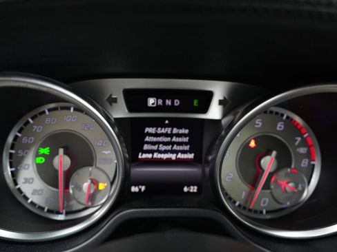 Used 2016 Mercedes-Benz SL 550 w/ Driver Assistance Package image 41