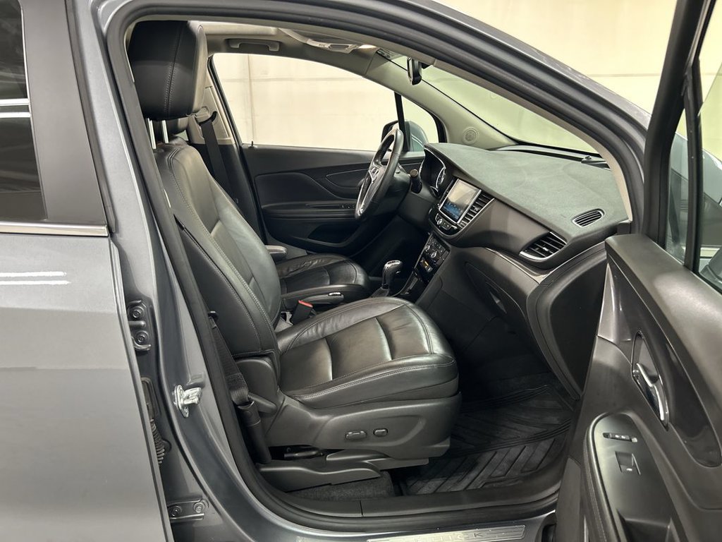 Used 2019 Buick Encore Essence w/ Experience Buick Package AWD/4WD image 23