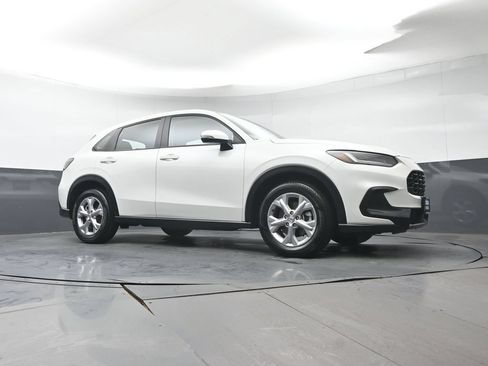Certified 2024 Honda HR-V LX image 33