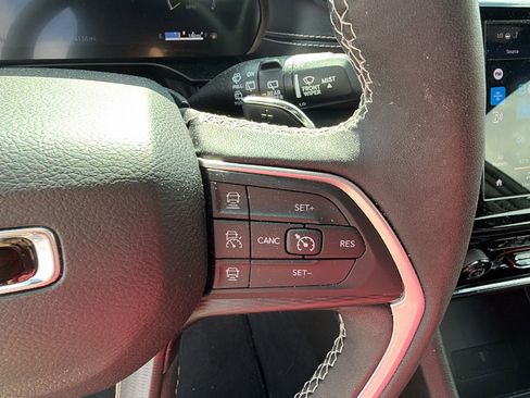 Used 2024 Jeep Grand Cherokee Altitude image 29