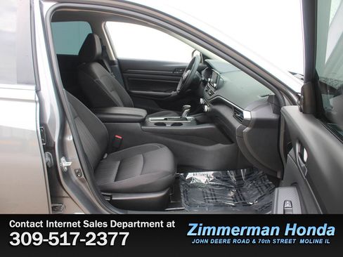 Used 2024 Nissan Altima 2.5 S FWD image 17