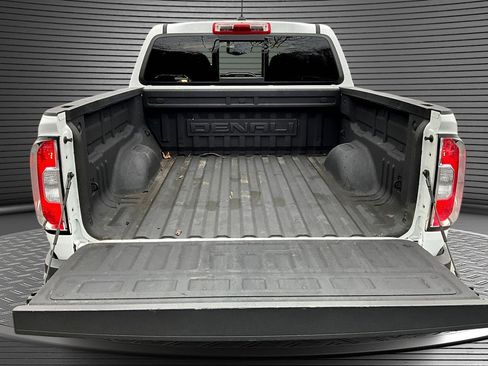 Used 2022 GMC Canyon Denali image 7