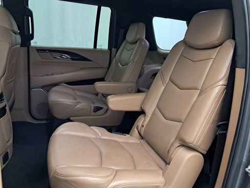 Used 2020 Cadillac Escalade ESV Platinum image 41