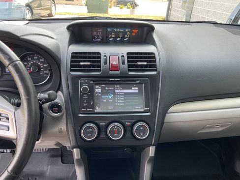 Used 2014 Subaru Forester 2.5i Touring AWD/4WD image 19