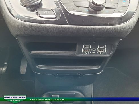 Used 2023 Chrysler Pacifica Touring-L w/ S Appearance Package image 25