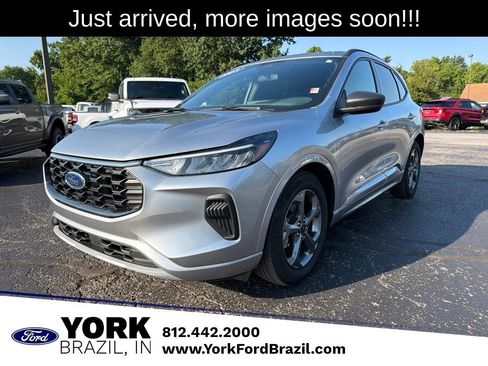 Used 2023 Ford Escape ST-Line w/ Tech Pack #1 FWD image 1