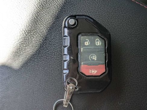 Used 2018 Jeep Wrangler Unlimited Rubicon AWD/4WD image 33