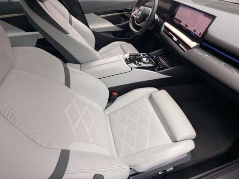 Certified 2024 BMW 530i xDrive w/ Premium Package AWD/4WD image 20