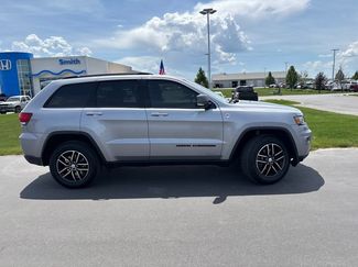 Used 2017 Jeep Grand Cherokee Trailhawk AWD/4WD video 2
