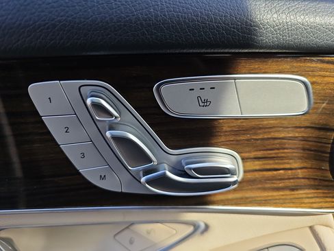 Certified 2021 Mercedes-Benz GLC 300 image 30