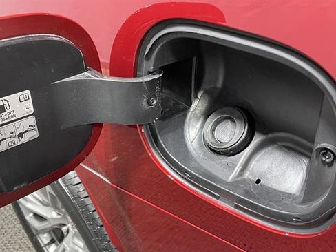 Used 2021 GMC Yukon Denali w/ Denali Premium Package image 17