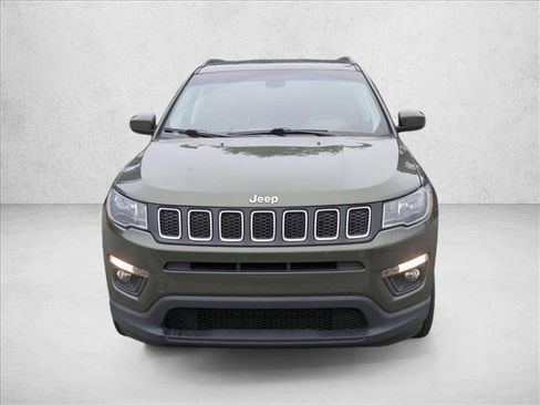 Used 2020 Jeep Compass Latitude w/ Cold Weather Group AWD/4WD image 2